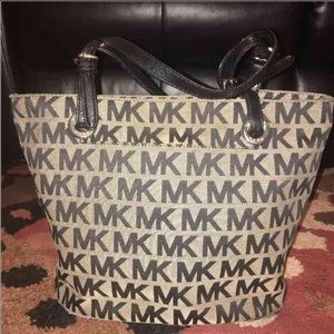 Authentic Michael Kors Shoulder Bag