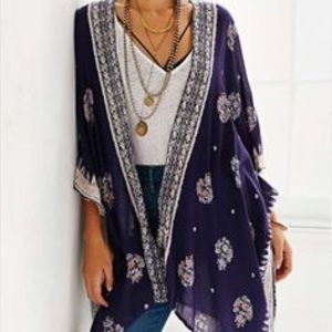 Urban Outfitters crinkle square kimono