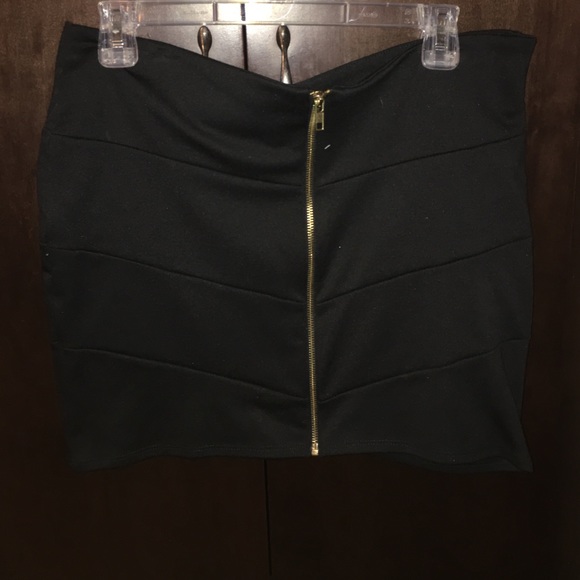 Make me an offer black body con skirt with zipper