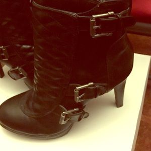 Beautiful Nine West size 10 boots