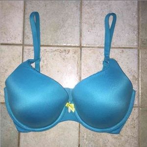 Victoria's Secret 32DDD bra