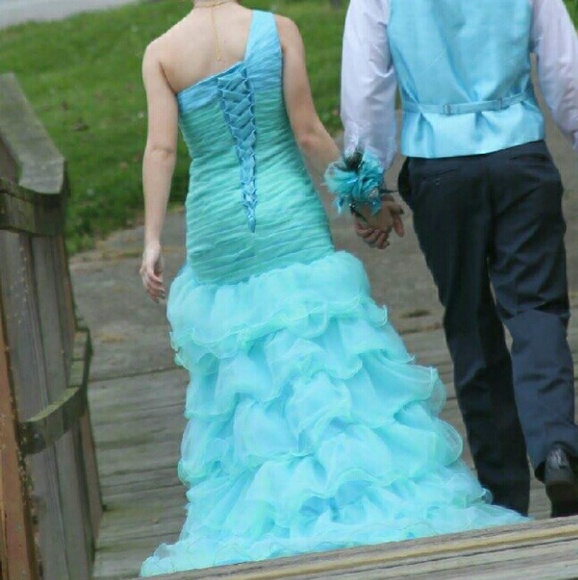 Formal Prom Dress - Picture 2 of 4