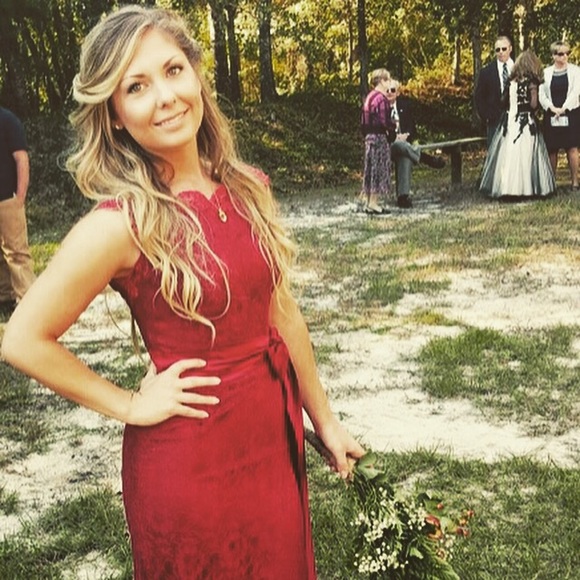 Burgundy laced maxi dress - Picture 2 of 4