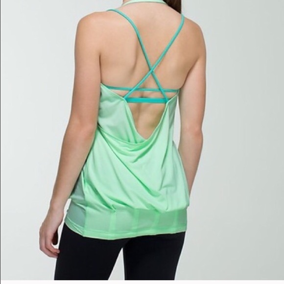 Lululemon flow & go tank
