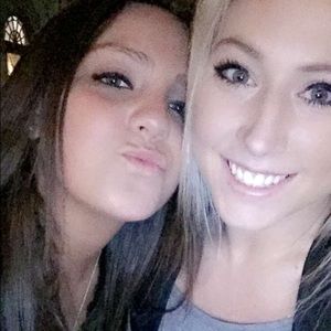 Meet your Posher, Becca