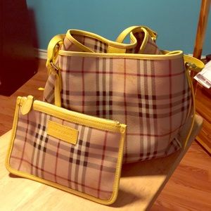 Authentic Burberry Purse for Spring and Summer