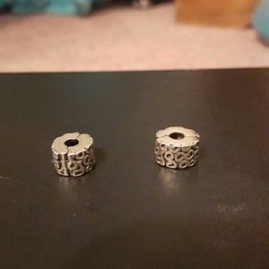 Two Pandora stoppers