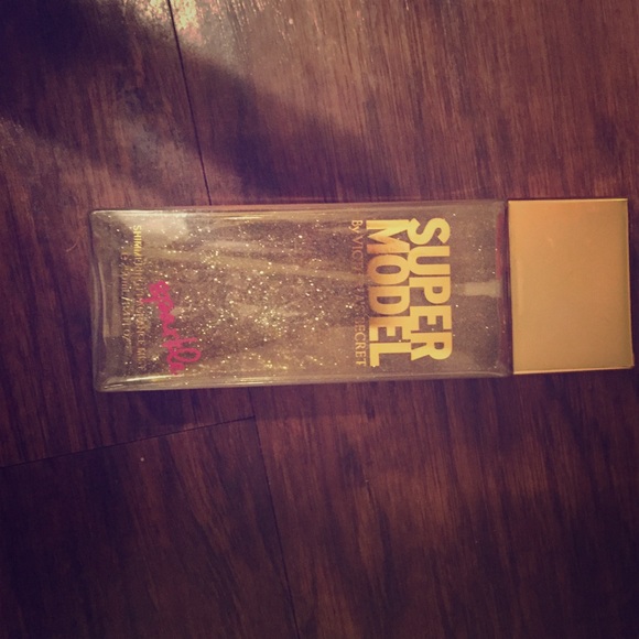 Super model perfume spray