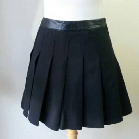 Pleated mini skirt