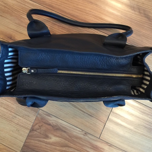 Gently loved Kate Spade black leather purse! - Picture 3 of 4