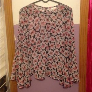 Shear daisy top