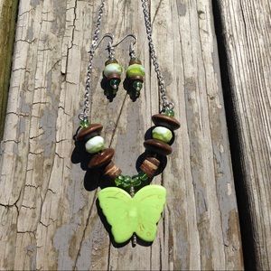 Necklace and earring set