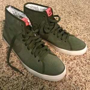 Nike shoes! New! Price is firm!