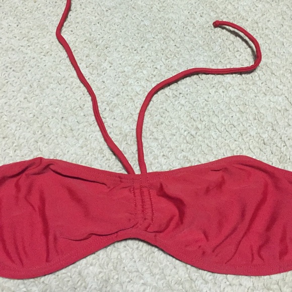 Red bikini - Picture 4 of 4