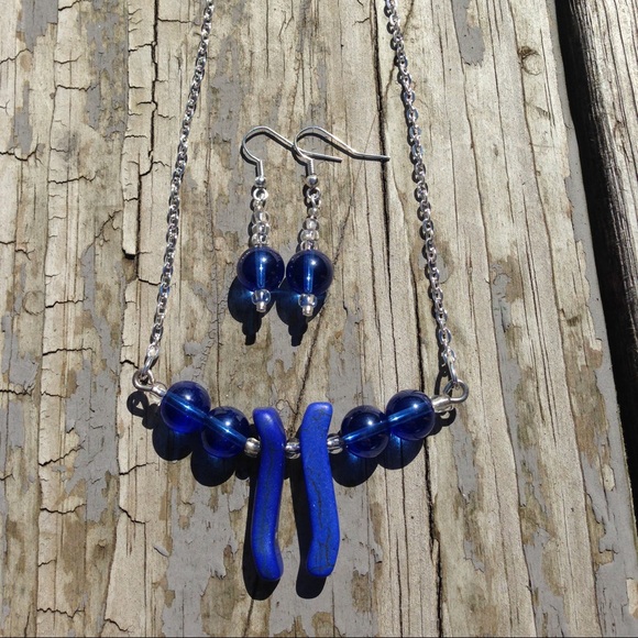 Necklace and earring set