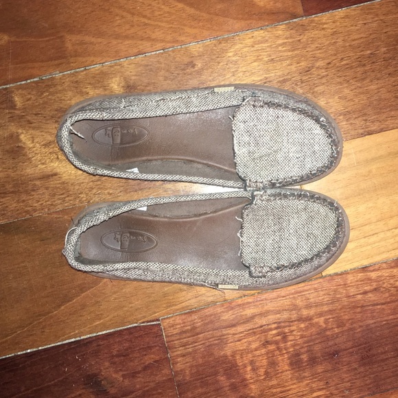 cute sanuk slip ons!