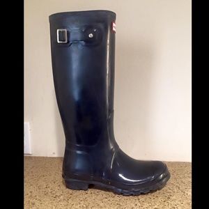 Tall black Hunter rainboots