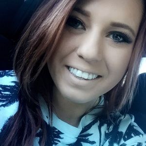 Meet your Posher, Caitlyn