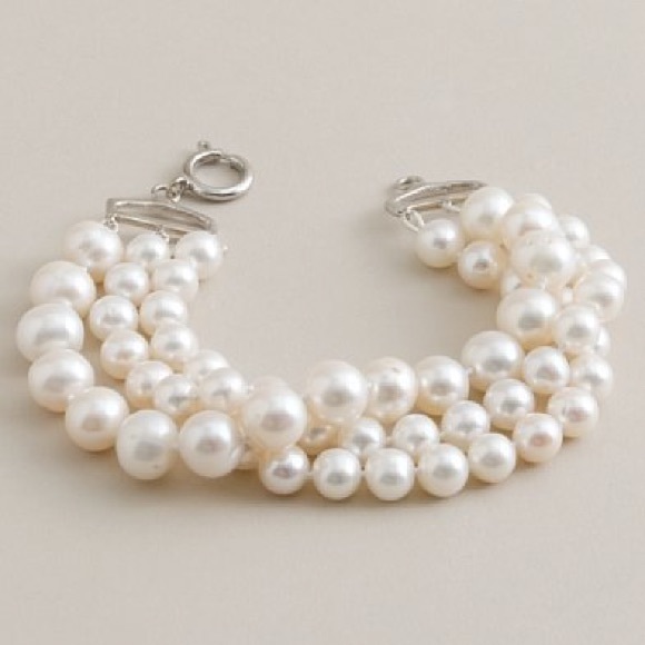 20% off today! J crew twist strand pearl bracelet