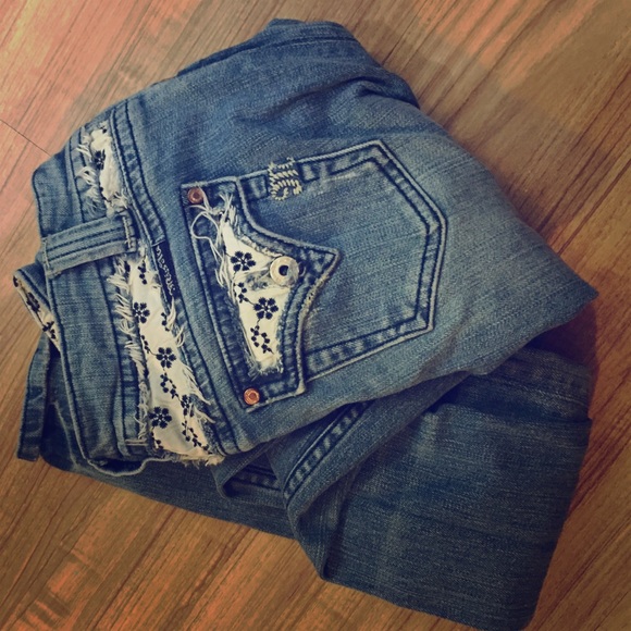 Miss me jeans- eyelet lace 😍