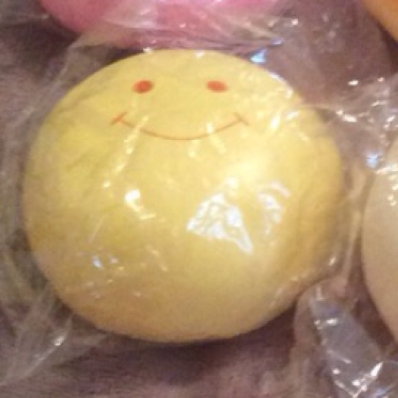 yellow marshmallow bun!