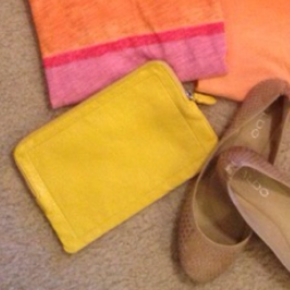 Gap yellow leather zip up clutch. Super cute!
