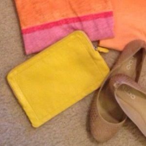 Gap yellow leather zip up clutch. Super cute!