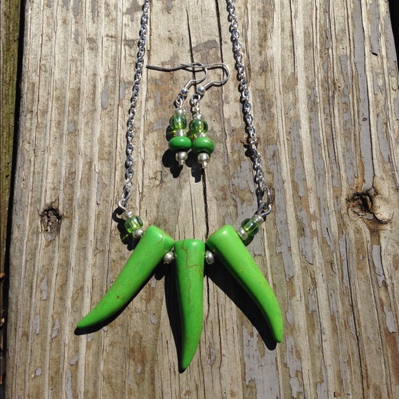 Necklace and earring set