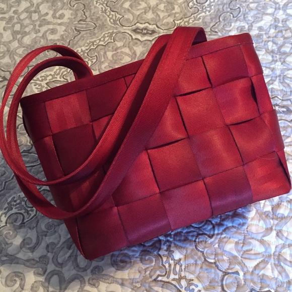 Harvey's Original Seatbelt Bag purse