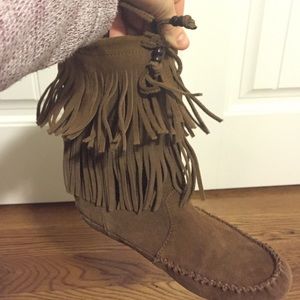 Minnetonka fringe boots