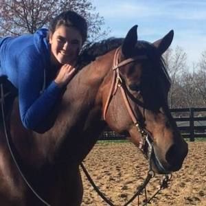 Meet your Posher, Olivia