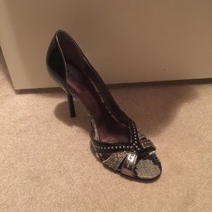 Guess heels