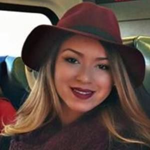 Meet your Posher, Krystalie