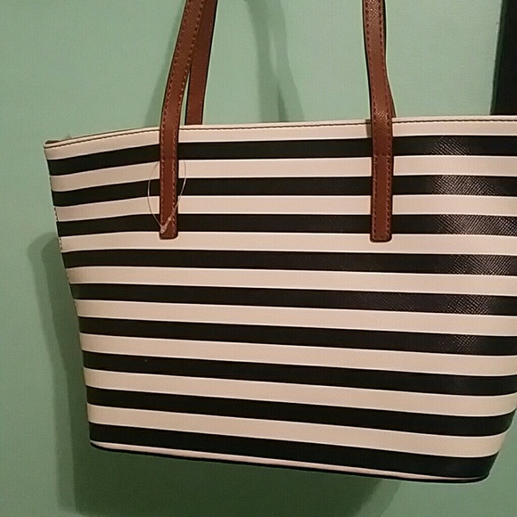 Navy and white striped ALDO purse - Picture 3 of 4