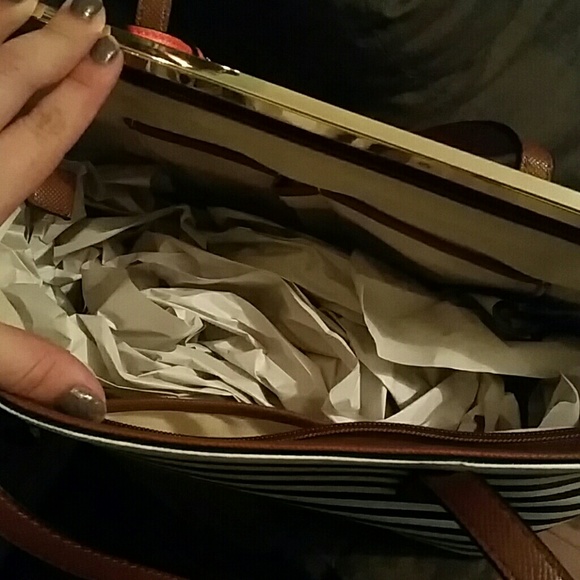 Navy and white striped ALDO purse - Picture 4 of 4