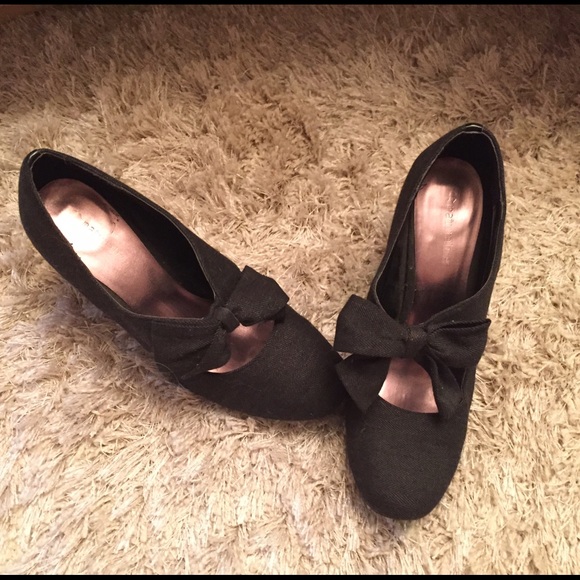 Naturalizer grey tweed pumps with bows!