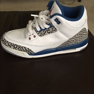 Air Jordan true blues