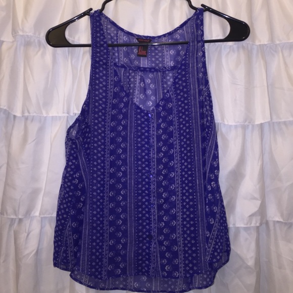 Forever 21 Blue V-Neck Tank Top with Pattern