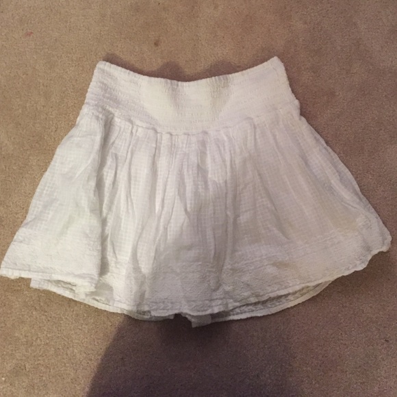 American Eagle White Skirt