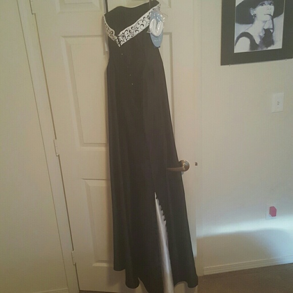 Prom dress - Picture 2 of 2