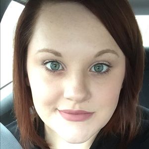 Meet your Posher, Desiree