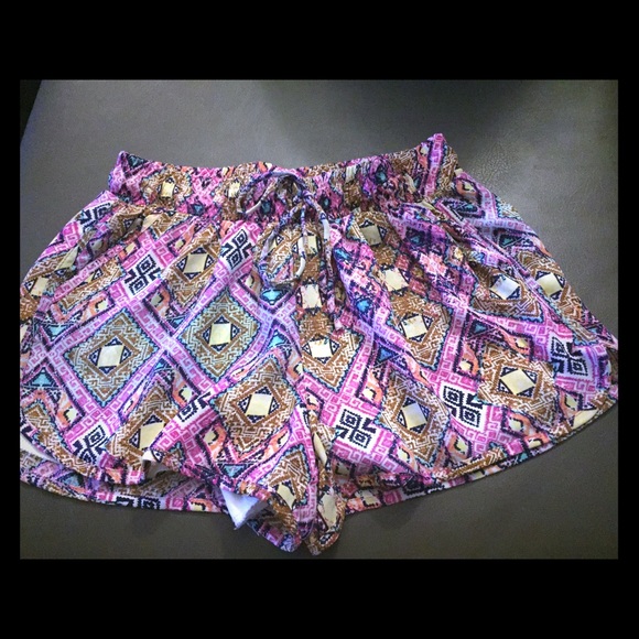 Francesscas Multi-colored shorts - Picture 1 of 1