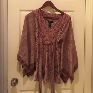 Express flowing sleeved blouse