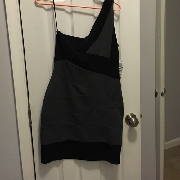 Black/ dark gray dress size large. NWT