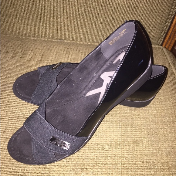 Anne Klien Black Patent Leather Shoes