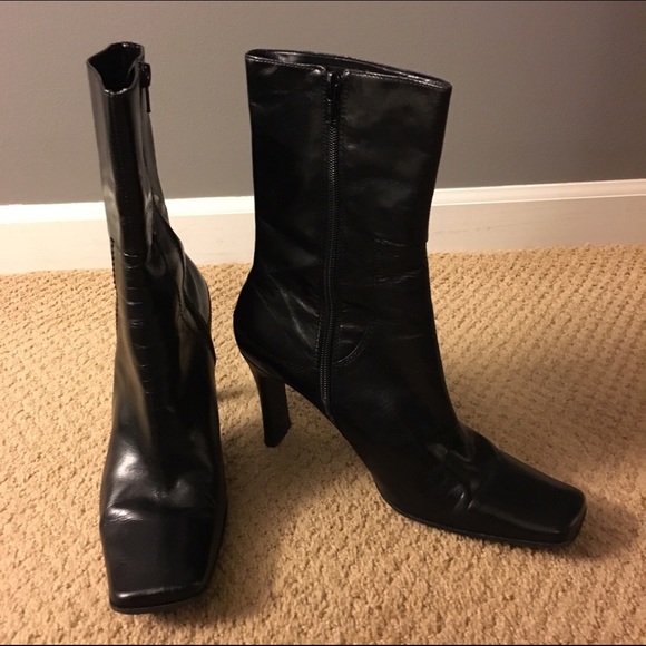 EUC Nine West Booties