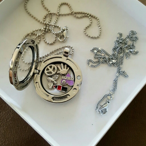 Round floating Locket with rhinestone - Picture 3 of 3