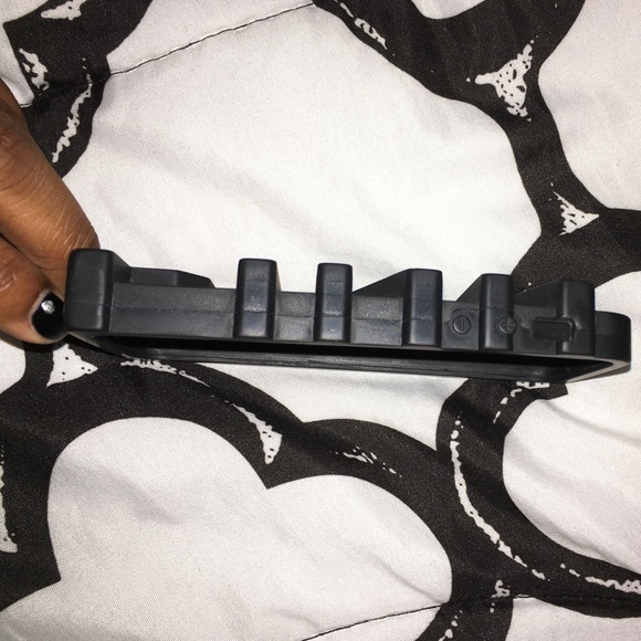 PINK black iPhone 5/5s silicone case. - Picture 2 of 4