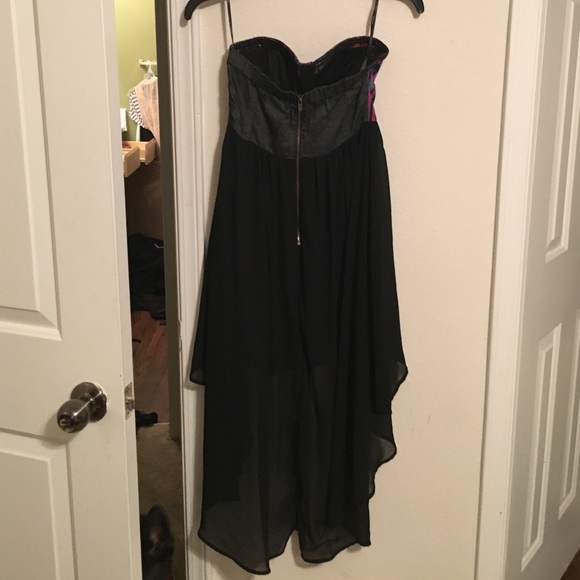 Strapless High-Low Aztec type top - Picture 3 of 3