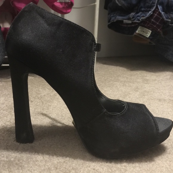 Charlotte Russe size 9 Pumps - Picture 3 of 4